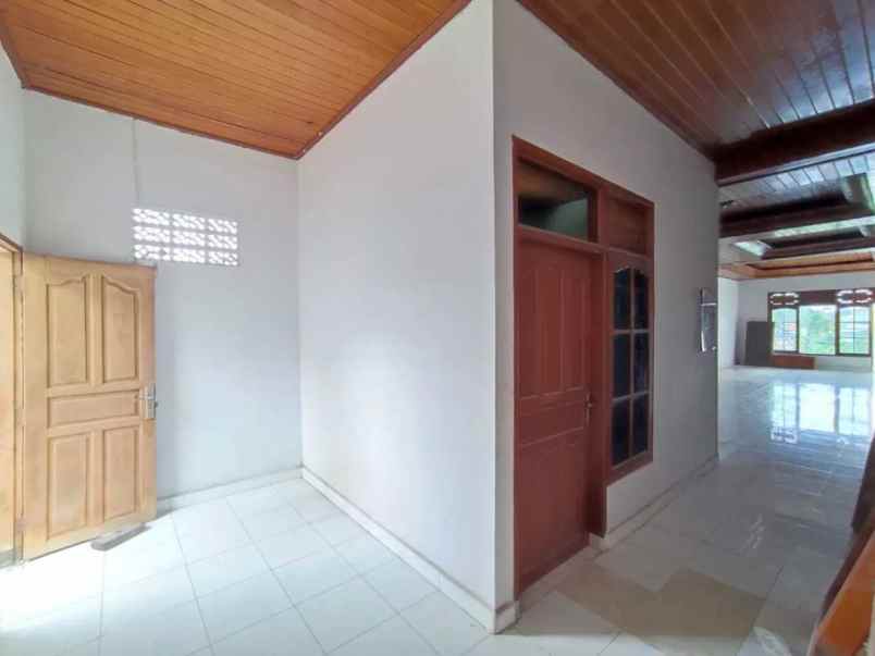 rumah bagus siap huni di jalan merdeka raya kuta