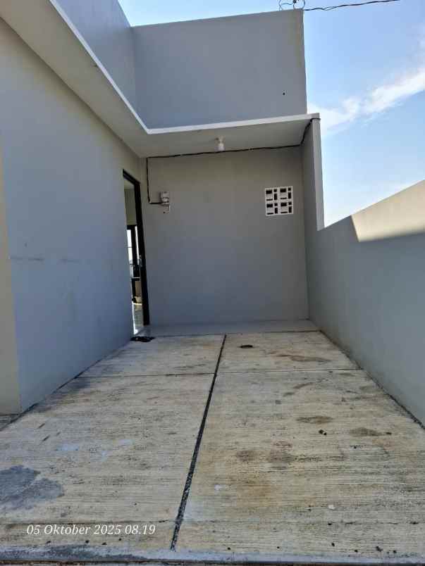 rumah bangunan baru siap huni dibanyumanik semarang