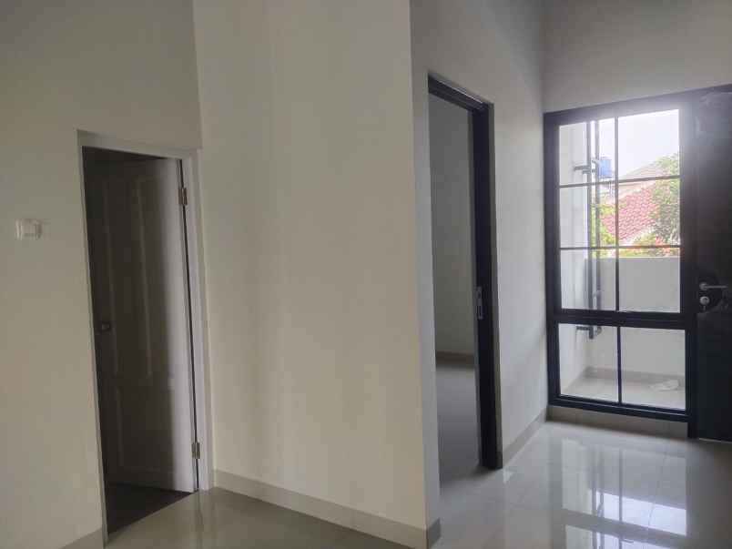 rumah baru 2 lantai di perumnas 1 kota bekasi