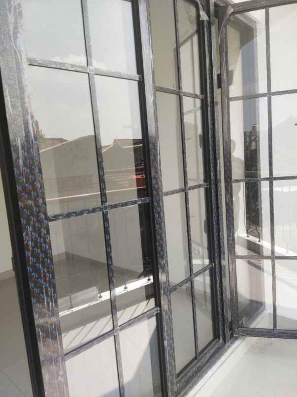 rumah baru 2 lantai di perumnas 1 kota bekasi