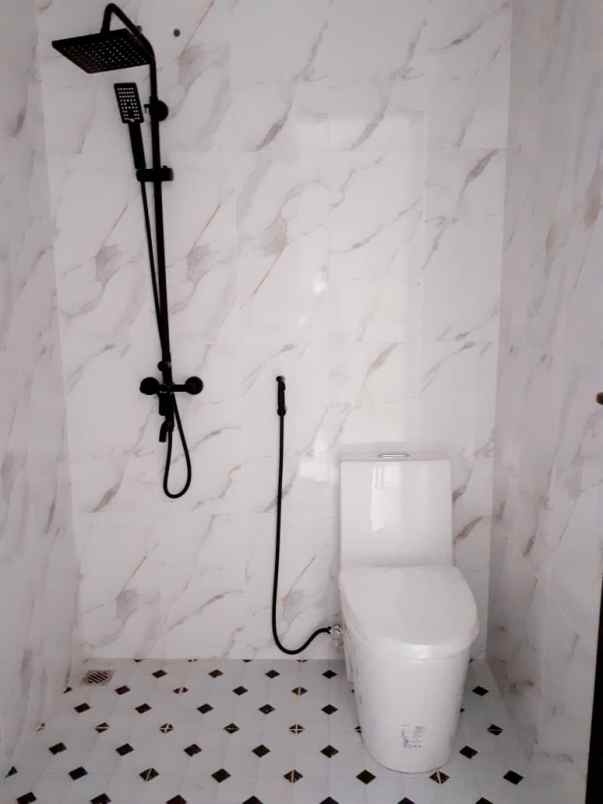 rumah baru 2 lantai idrus home bekasi dijual