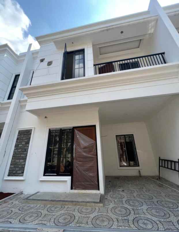 Rumah Baru 2 Lantai Lokasi Dekat Grand Depok City Shm