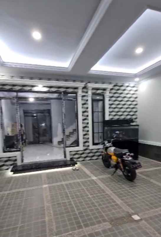 rumah baru 3 lantai ciganjur jakarta jakarta selatan