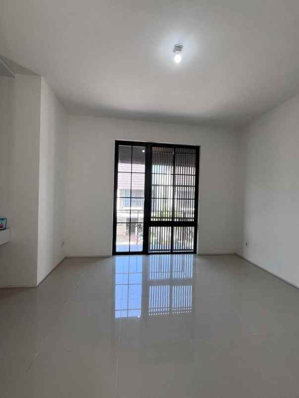 rumah baru bonus furnish amesta living surabaya timur