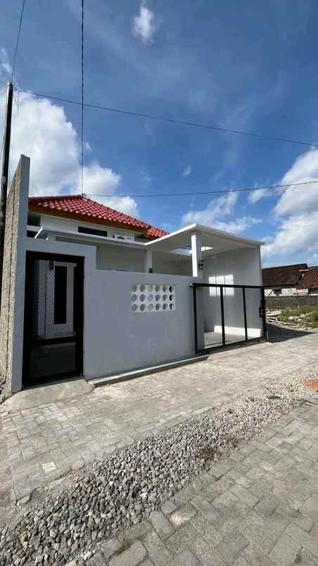 rumah baru dalam cluster di 4 km utara candi prambanan