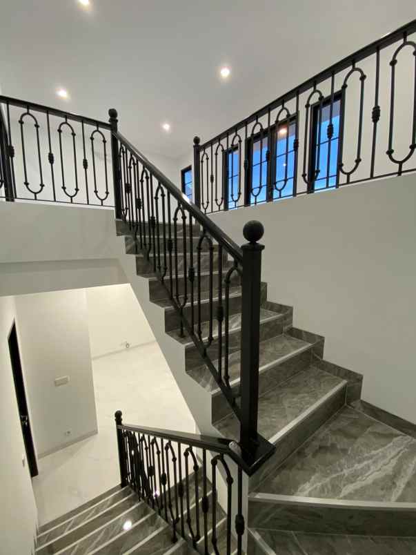 rumah baru dalam cluster di cibubur jakarta timur