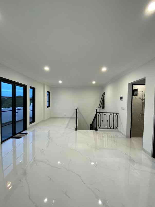 rumah baru dalam cluster di cibubur jakarta timur