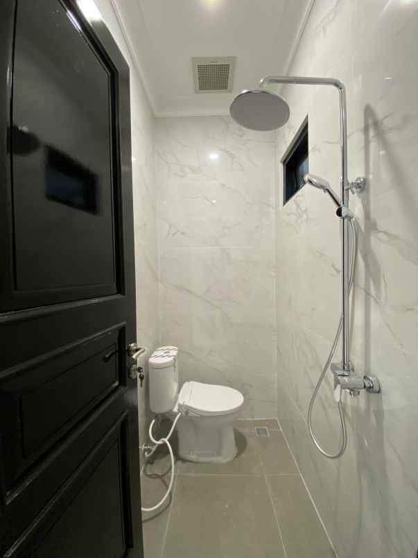 rumah baru dalam cluster di cibubur jakarta timur