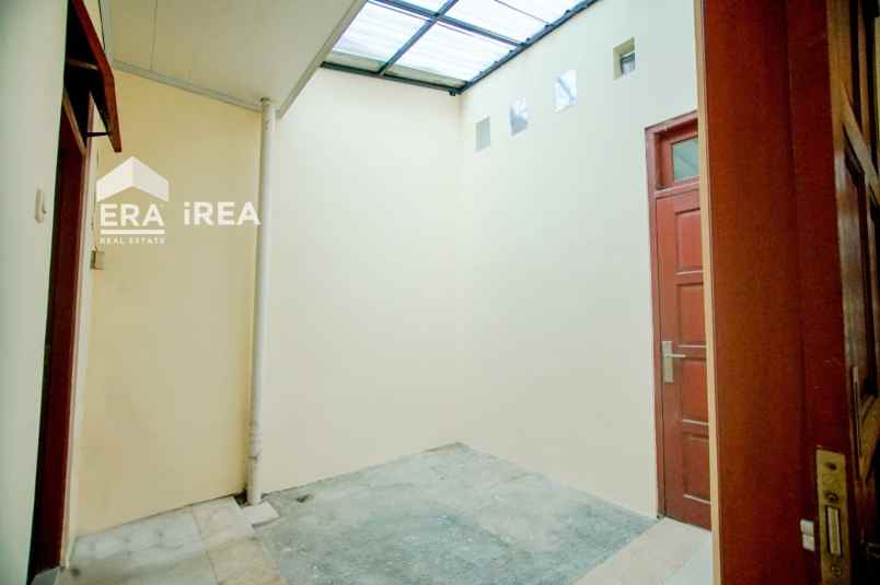 rumah baru sudah di renovasi siap huni