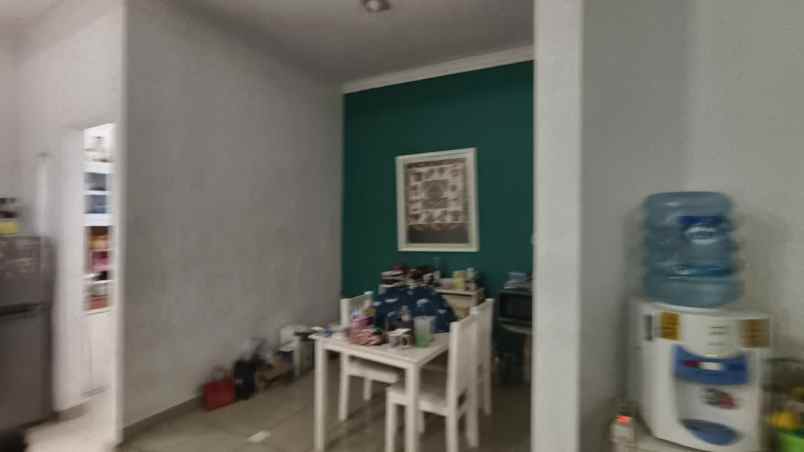 rumah bisa buat usaha di jalan utama yang ramai