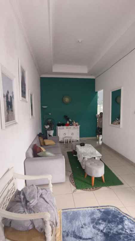 rumah bisa buat usaha di jalan utama yang ramai