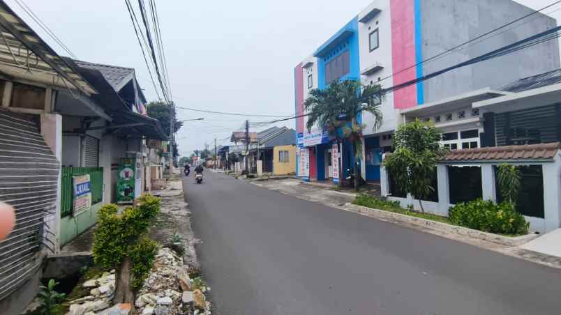 rumah bisa buat usaha di jalan utama yang ramai