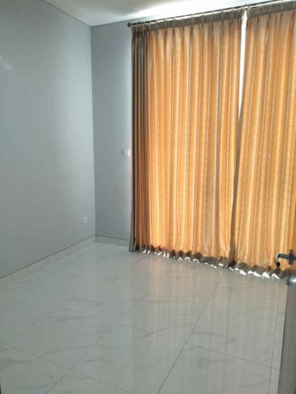 rumah cantik di cluster gracia lavon 1 tangerang