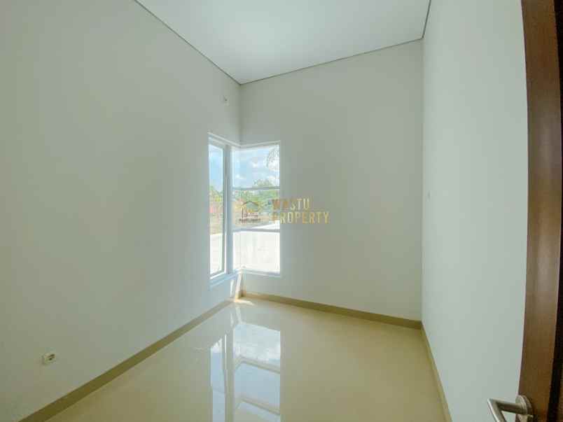 rumah cantik siap huni di wedomartani harga nego