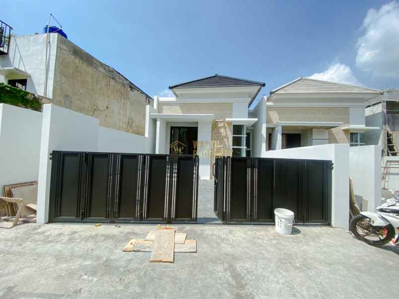 rumah cantik siap huni di wedomartani harga nego