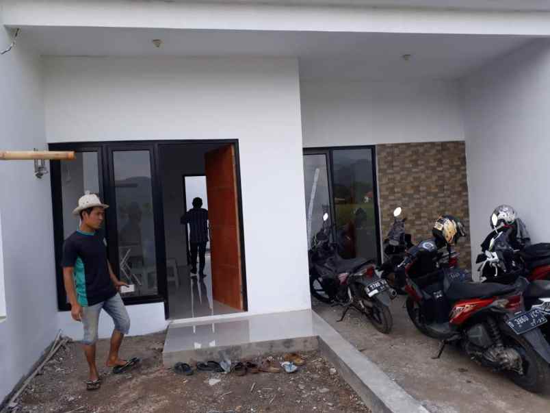 rumah cikoneng