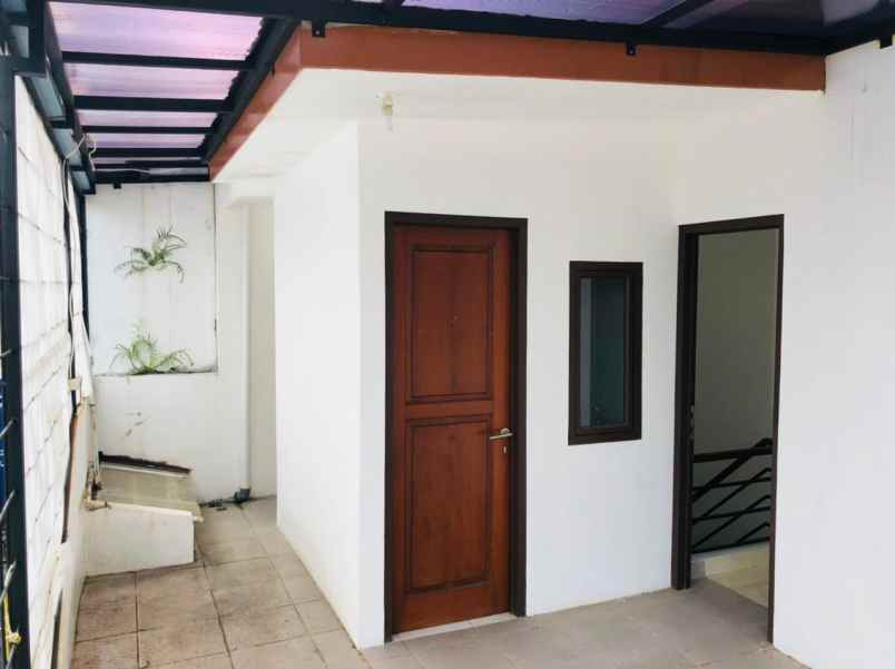 rumah cinere limo depok