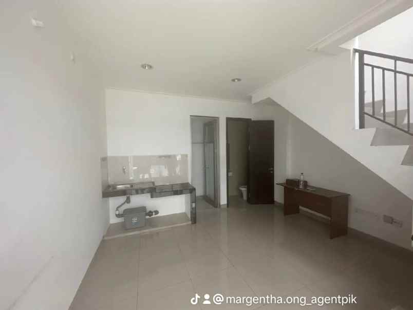 rumah cleveland pik2 hadap selatan