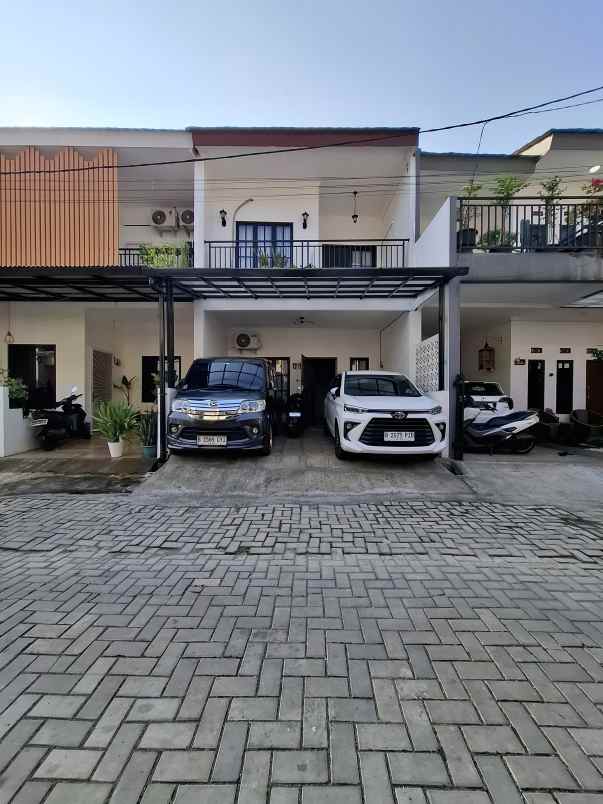 rumah dalam cluster siap huni di bintara bekasi barat