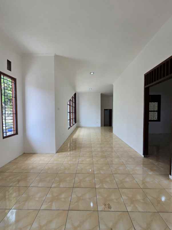 rumah dalam komplek harga di bawah pasaran siap huni