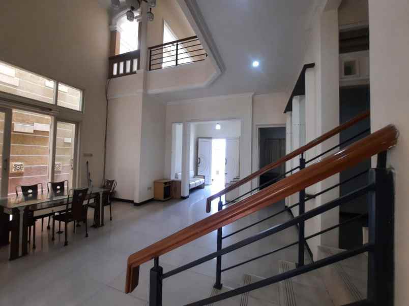 rumah dharmahusada indah timur strategis siap huni