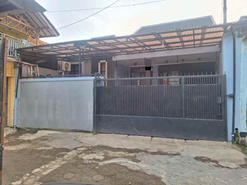 rumah di cihanjuang dekat pemkot cimahi