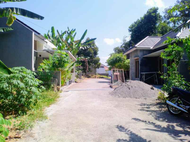 rumah di pengasih kulon progo yogyakarta