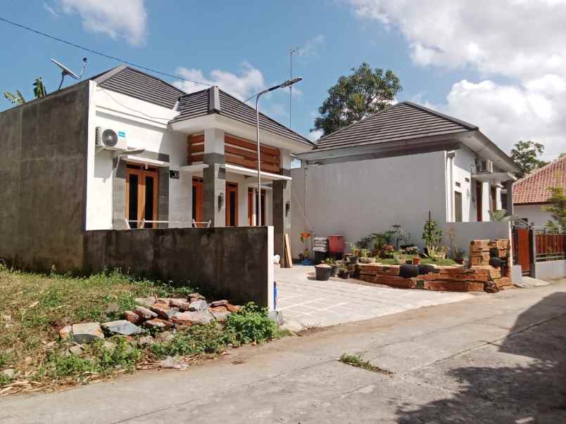 rumah di pengasih kulon progo yogyakarta