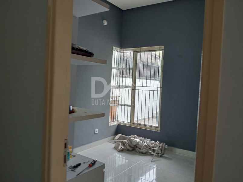 rumah dijual di villa melati mas tangerang selatan