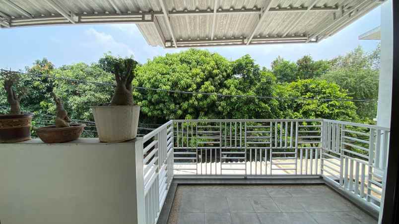 rumah dijual semi furnish di perumahan ciledug