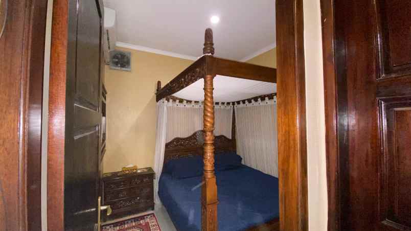 rumah dijual semi furnish di perumahan ciledug