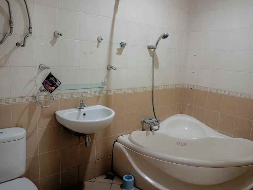 rumah full furnished graha padma semarang barat