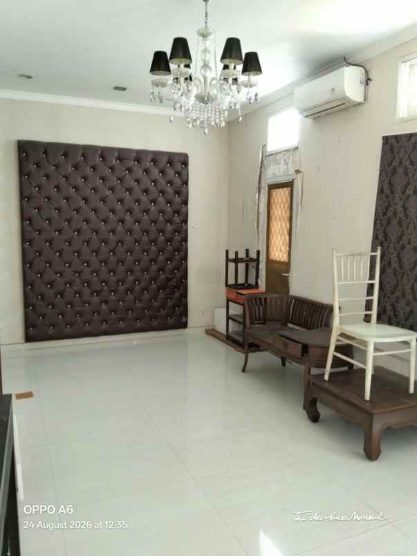 rumah graha family surabaya barat