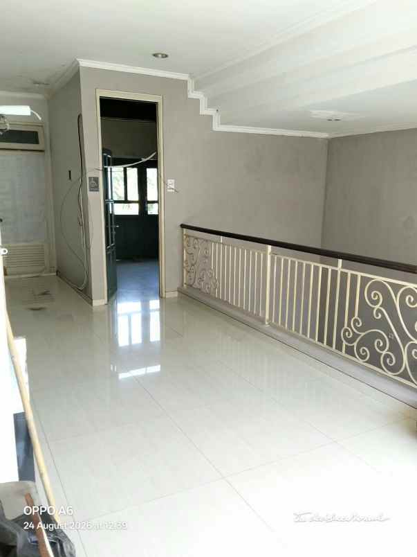 rumah graha family surabaya barat