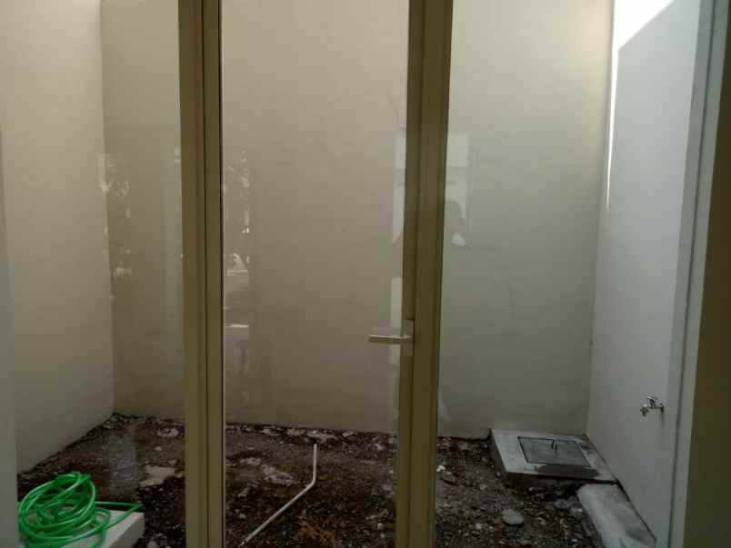 rumah grand pakuwon surabaya barat row jalan 2 mobil