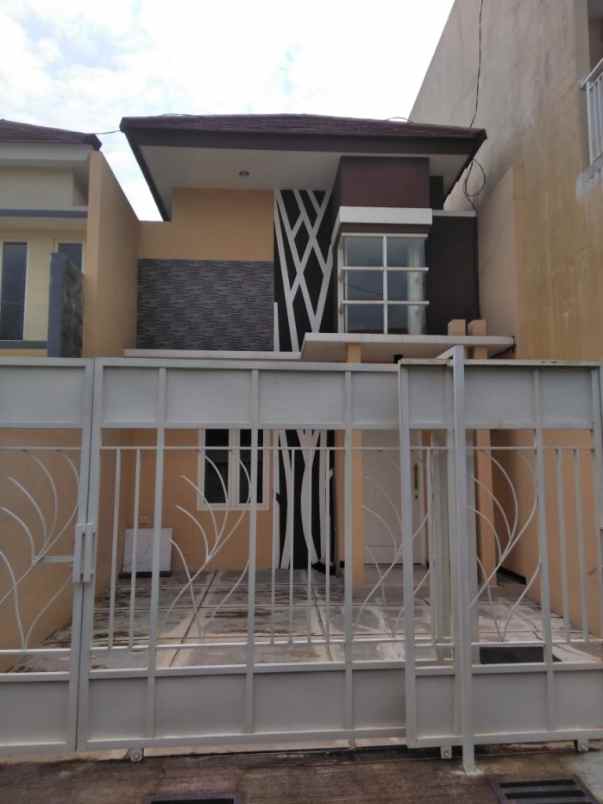 rumah gunung anyar emas