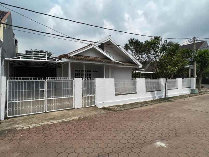 Rumah Hook Bagus Baru Renovasi Di Ratu Jaya Kota Depok