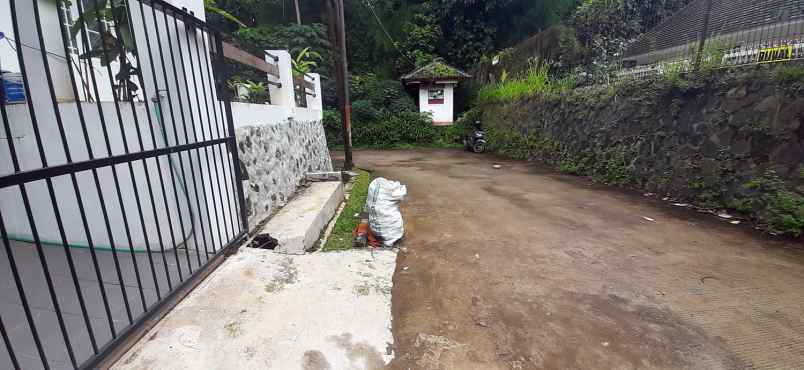rumah jalan bojong koneng atas