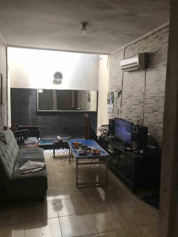 rumah jalan raya cilebut