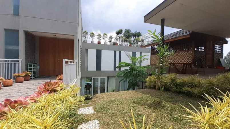 rumah jln pakar timur ciburial