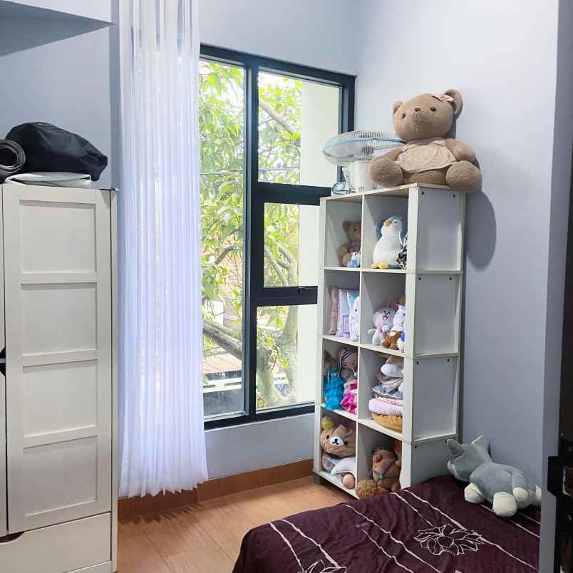 rumah komplek cisaranten one gate system