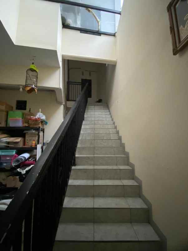 rumah komplex dua lantai siap huni