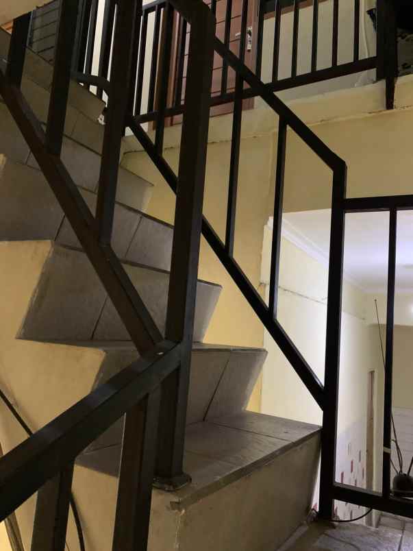 rumah kost dijual dekat kampus stan bintaro