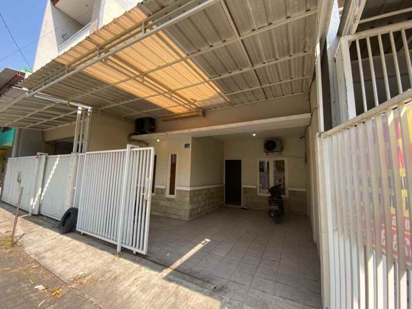 rumah kutisari hadap utara