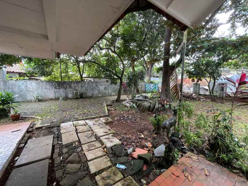 rumah lama komplek kavling polri tenang dan asri