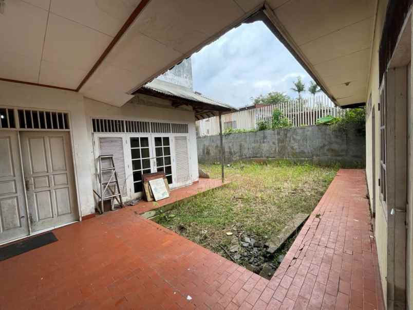 rumah lama komplek kavling polri tenang dan asri