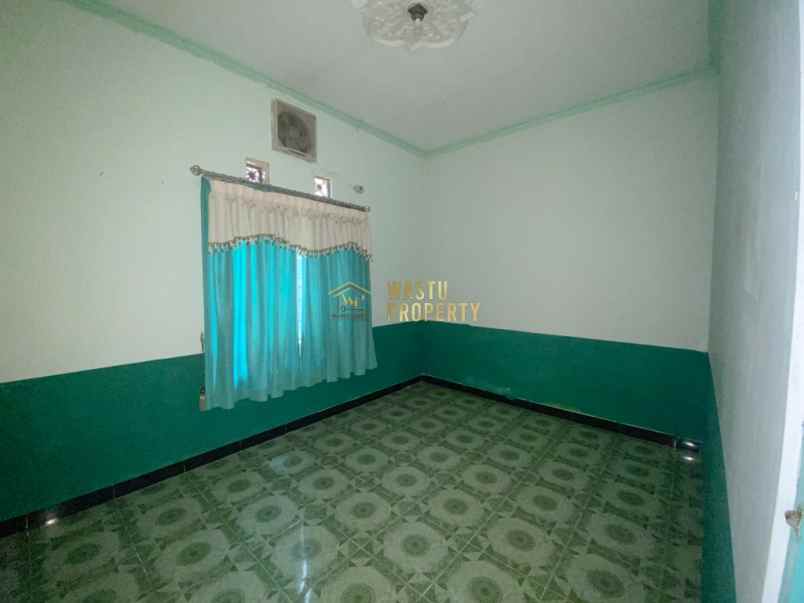 rumah lama secondary tanah luas di berbah shm lengkap