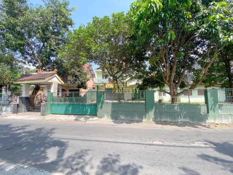 rumah lama secondary tanah luas di berbah shm lengkap