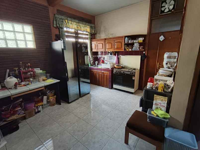 rumah luas dan kosan 20 kamar di kota bandung