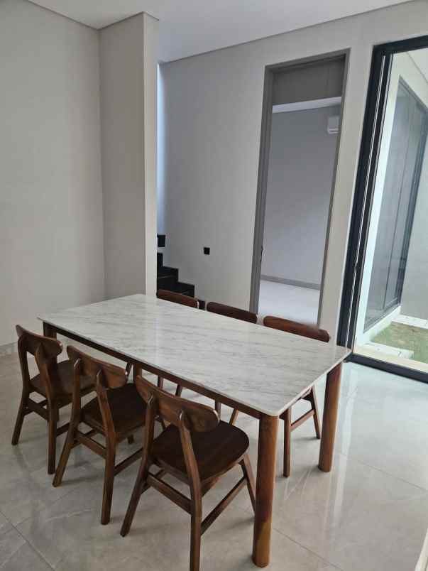 rumah lux minimalis semi furnished